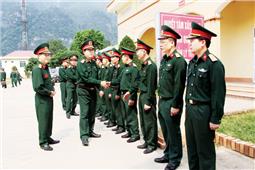Tư lệnh Quân khu làm việc tại Cao Bằng và Bắc Kạn